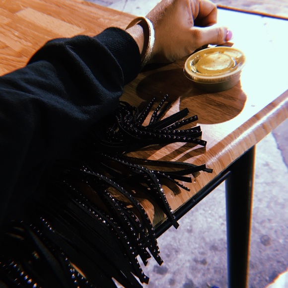 CHEERS, NICE TO MEET YOU 🥂 - Picture 5 of 12